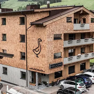 Frau Gans - Pure Mountain Saalbach
