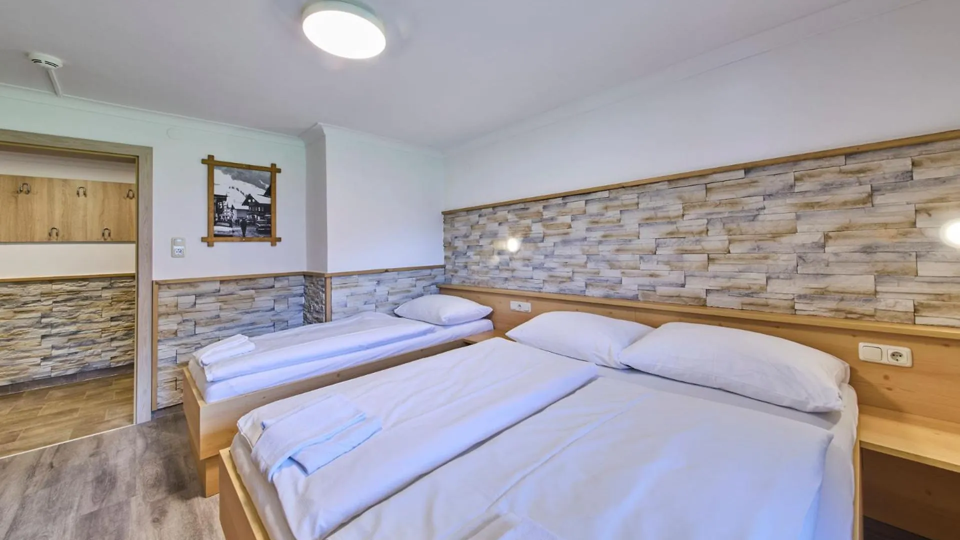 Ski & Bike Appartements Forsthaus 0*, Saalbach-Hinterglemm
